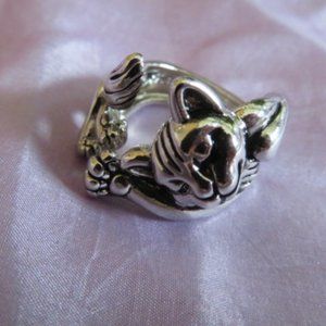 NWOT Cute Curled CAT Ring Silver Tone Metal Size 5.5 (K220)